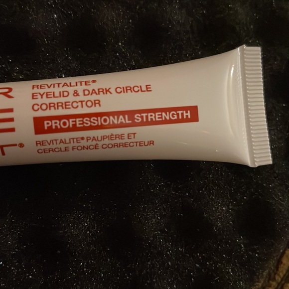 Dermelect Cosmeceuticals Revitalite Professional Eyelid & Dark Circle Corrector - Picture 3 of 6